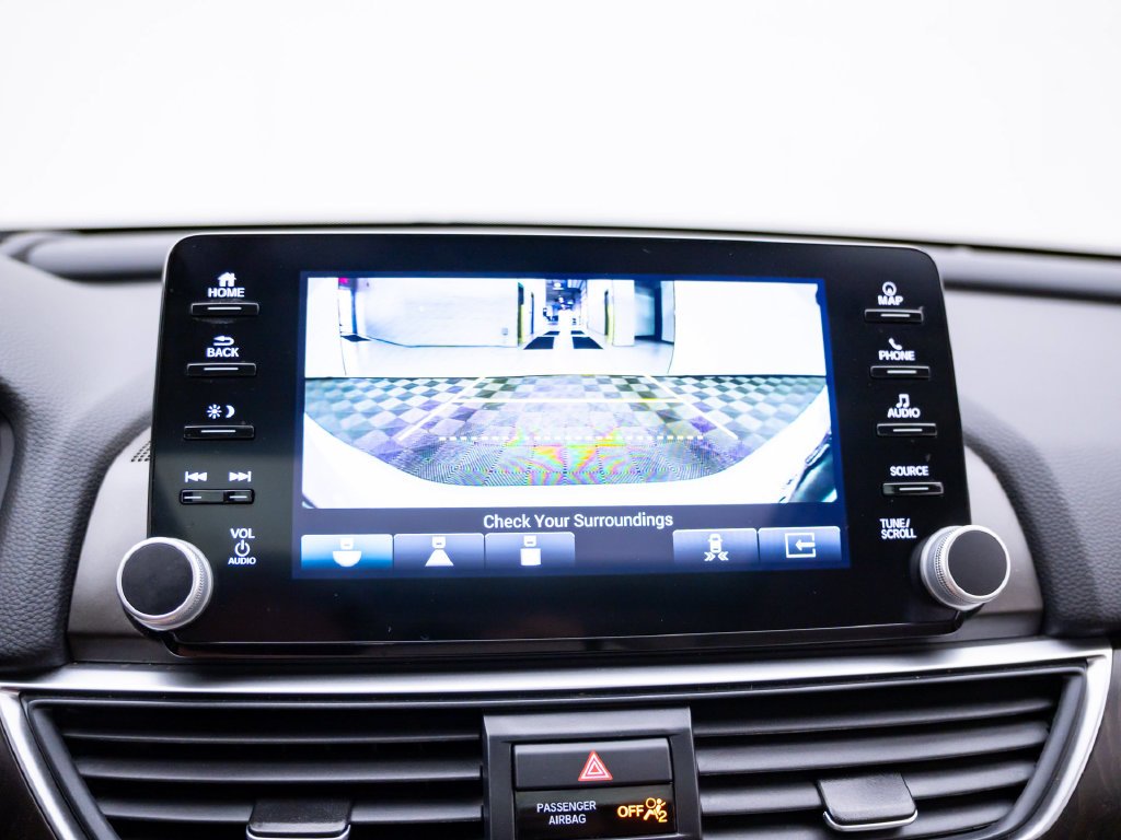 2022 Honda Accord Hybrid Touring - Photo 24
