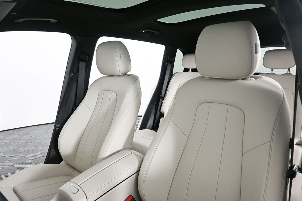 Used 2026 White Mercedes-Benz GLB 250 image 5