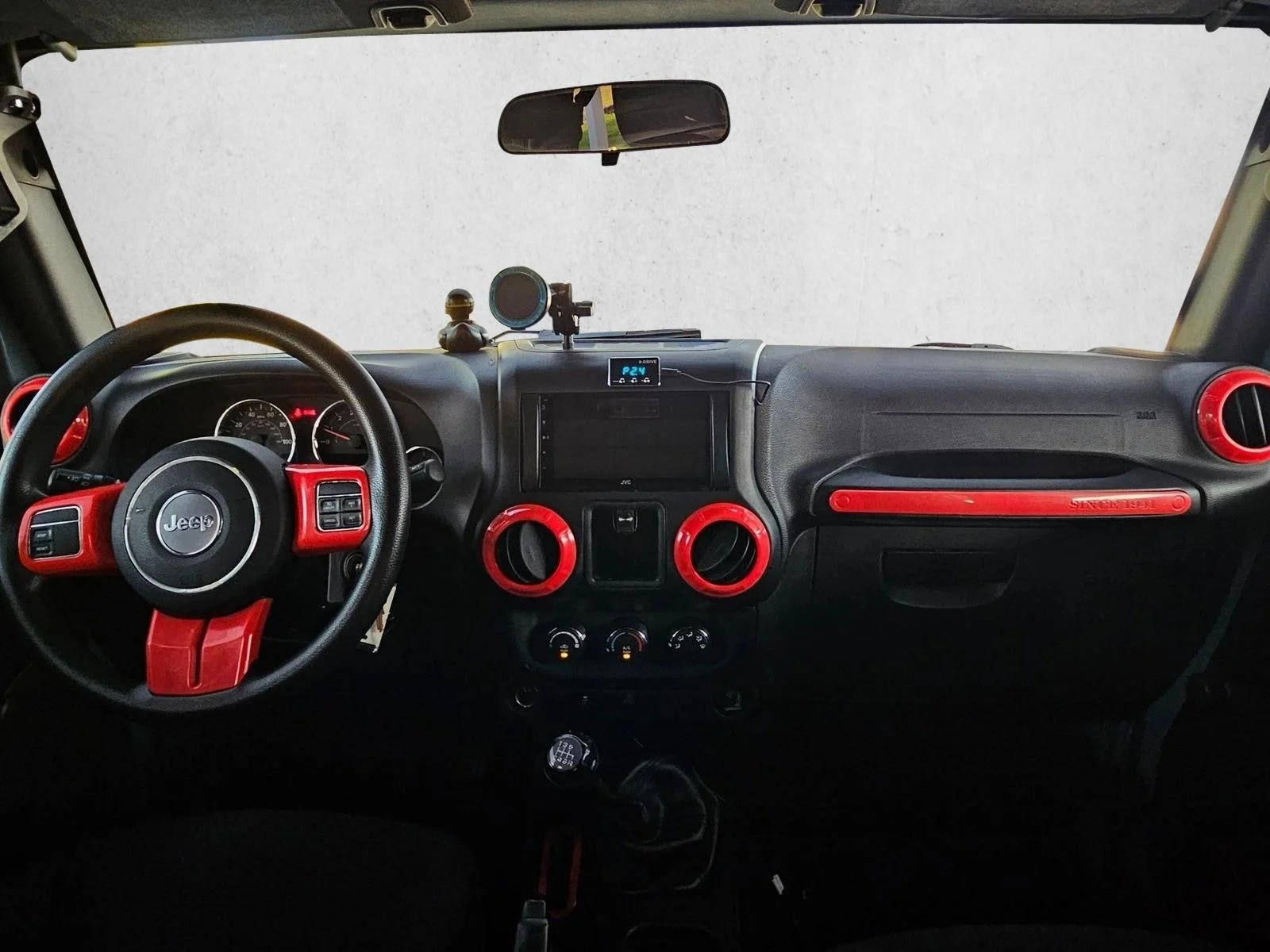 Used 2015 Anvil Clearcoat Jeep Sport image 12