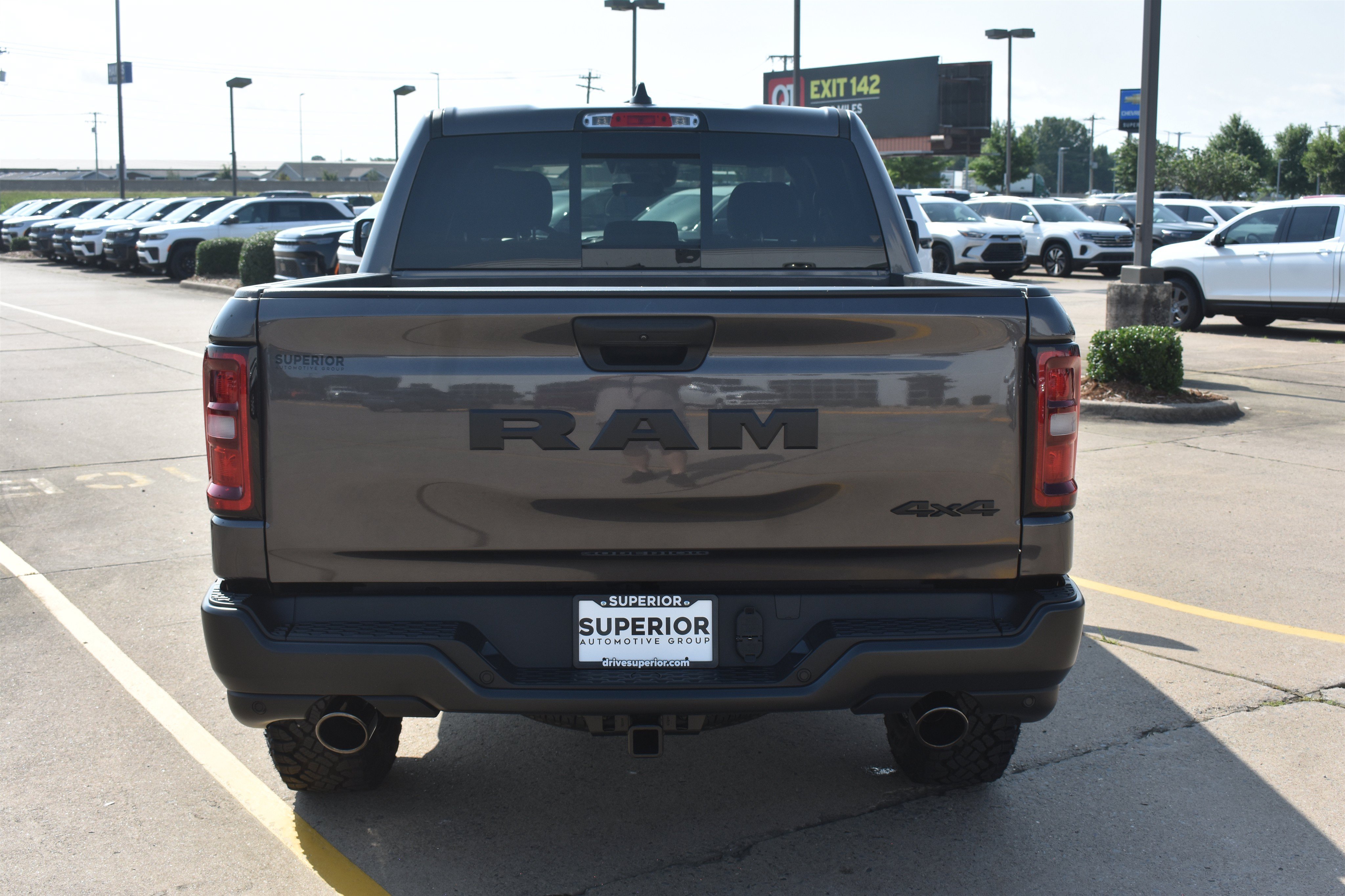 New 2026 Granite Crystal Metallic Clear-Coat Exterior Paint RAM Warlock image 6