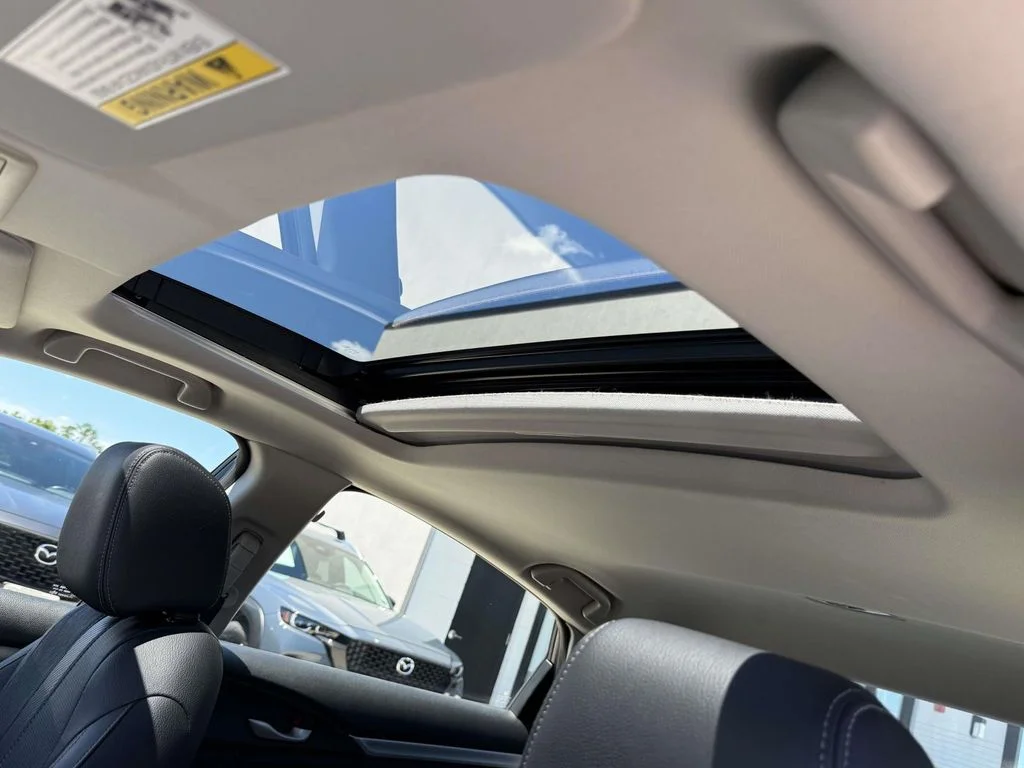 Used 2018 Black Honda EX-L image 4
