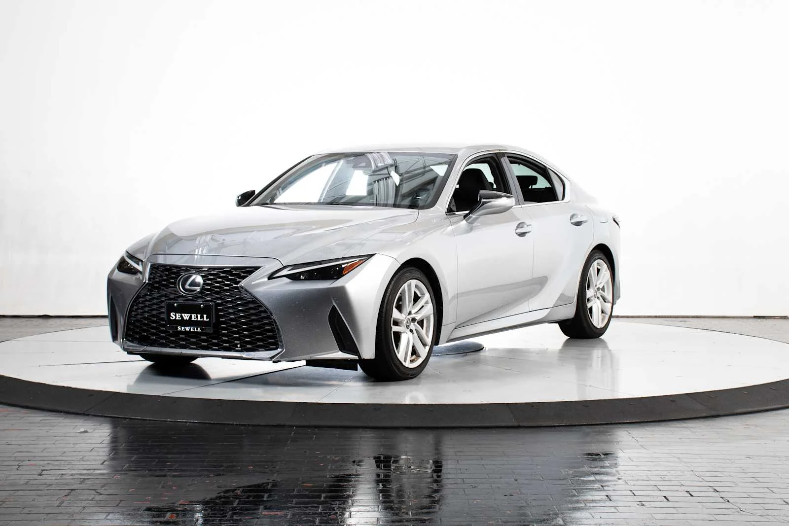 2021 Lexus IS