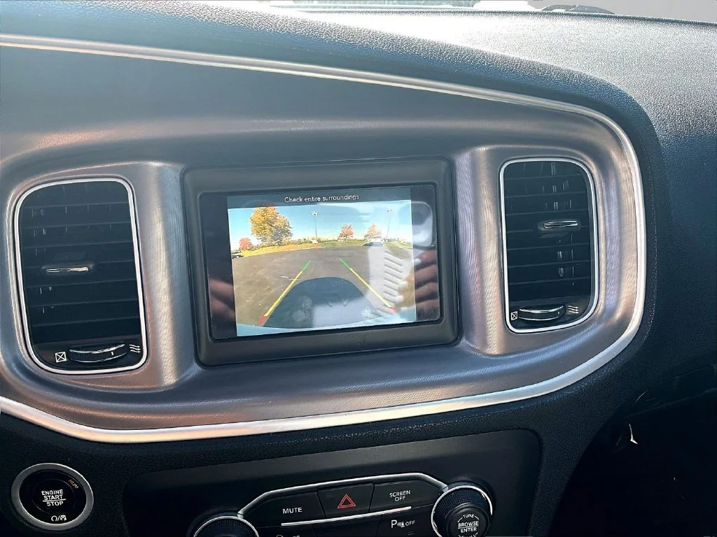 Used 2022 White Dodge SXT image 20