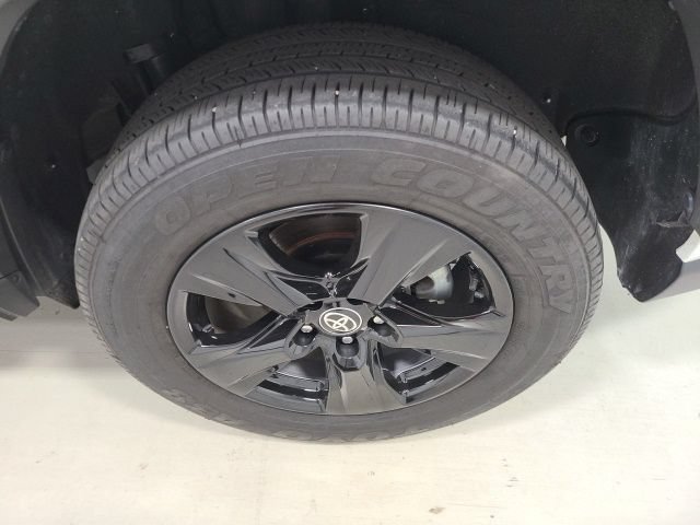Used 2024 Ice Cap Toyota XLE image 38