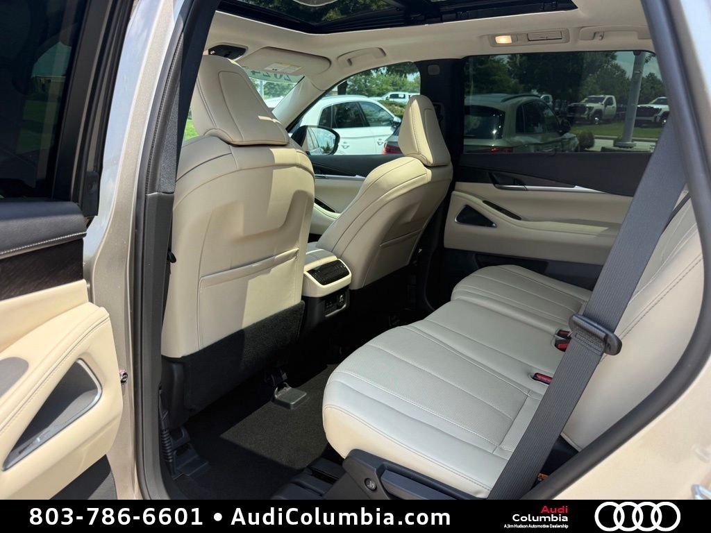 Used 2024 Silver INFINITI Sensory image 25
