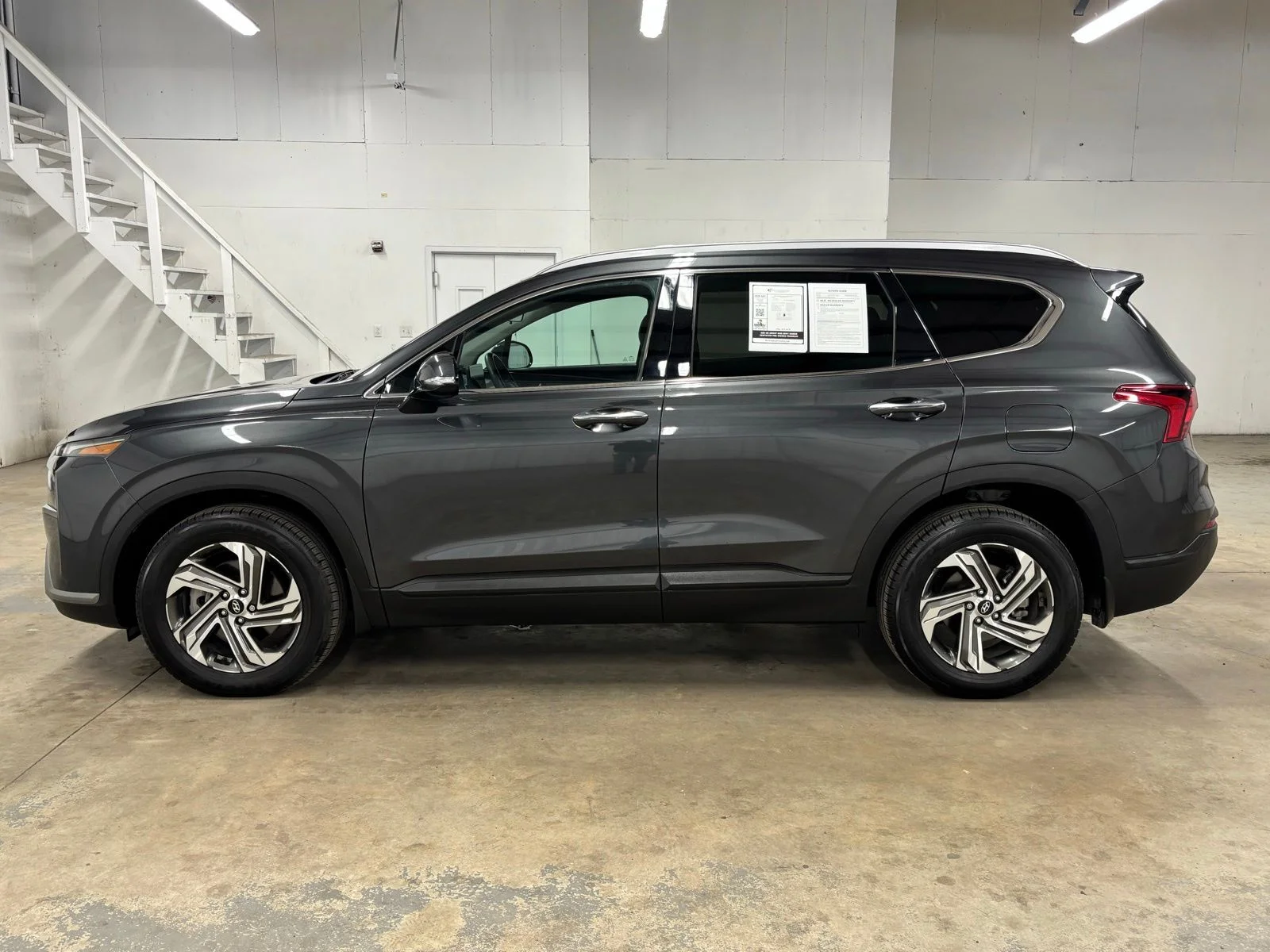 Used 2023 Gray Hyundai SEL image 4