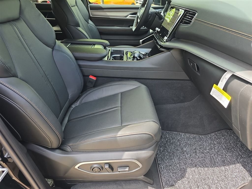 New 2026 High Gloss Black Exterior Paint Jeep  image 14