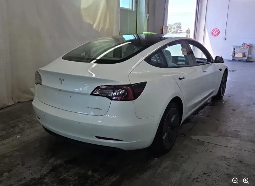Used 2022 White Tesla Long Range image 3