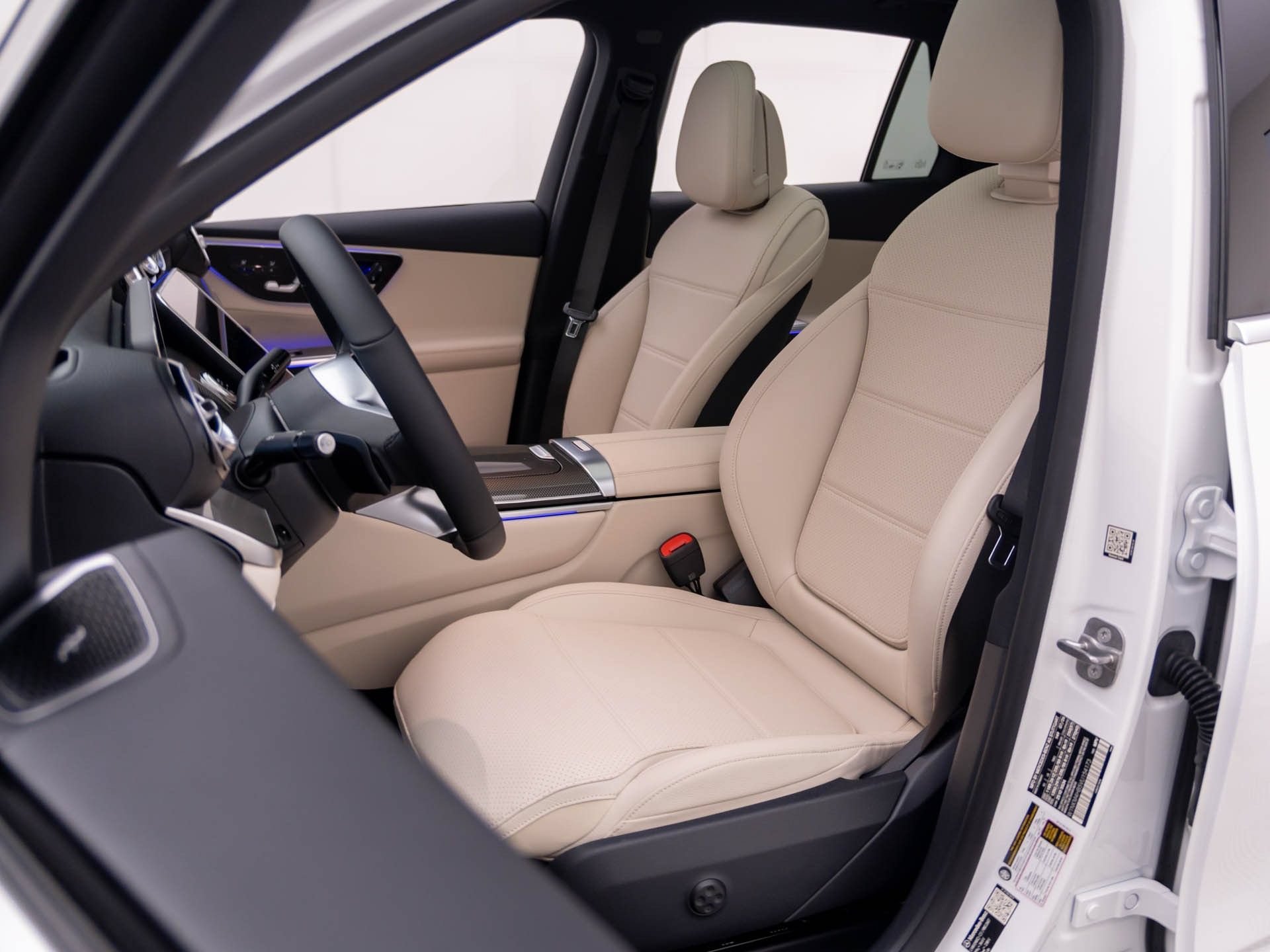 New 2027 Polar White Mercedes-Benz GLC 300 image 62