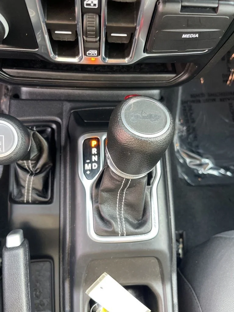 Used 2023 Black Jeep Sahara image 19