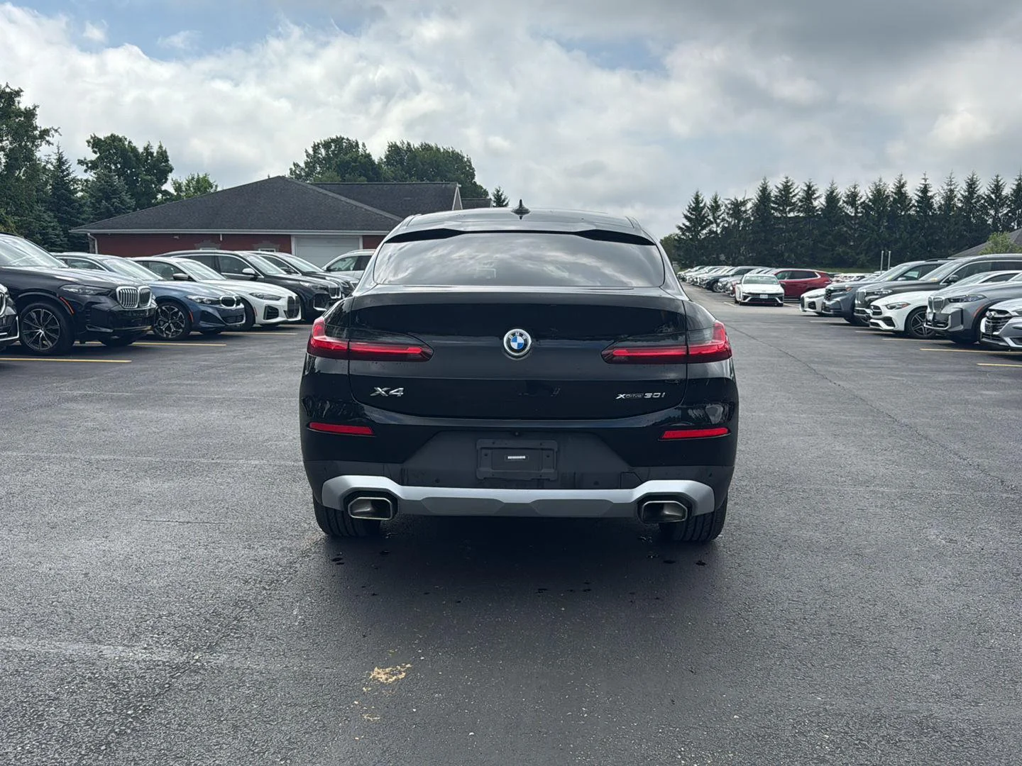 Used 2023 Jet Black BMW xDrive30i image 4