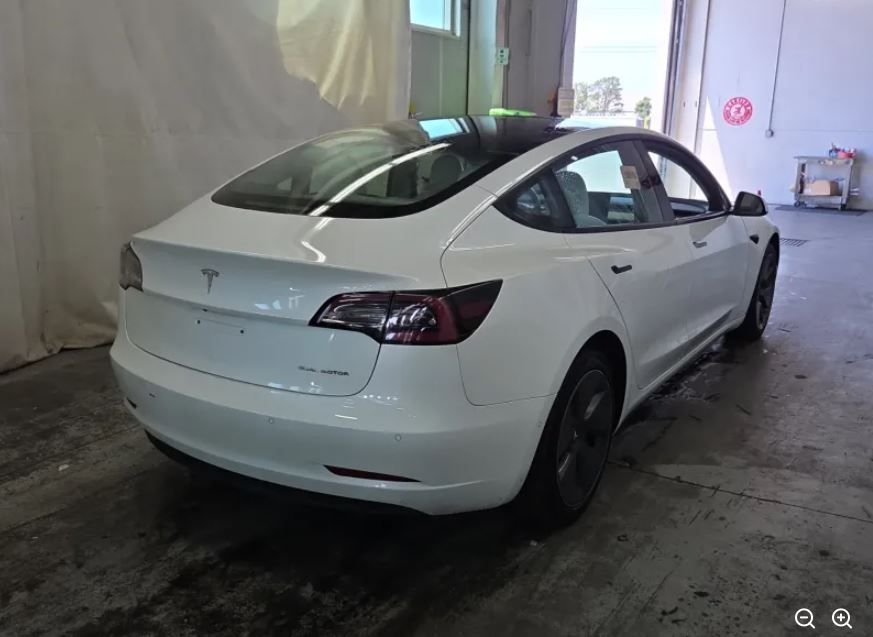 Used 2022 White Tesla Long Range image 3