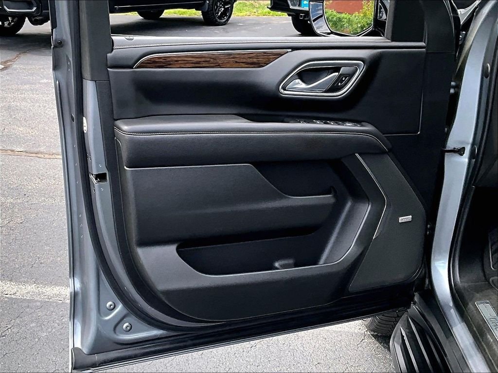 Used 2021 Gray Chevrolet Premier image 9