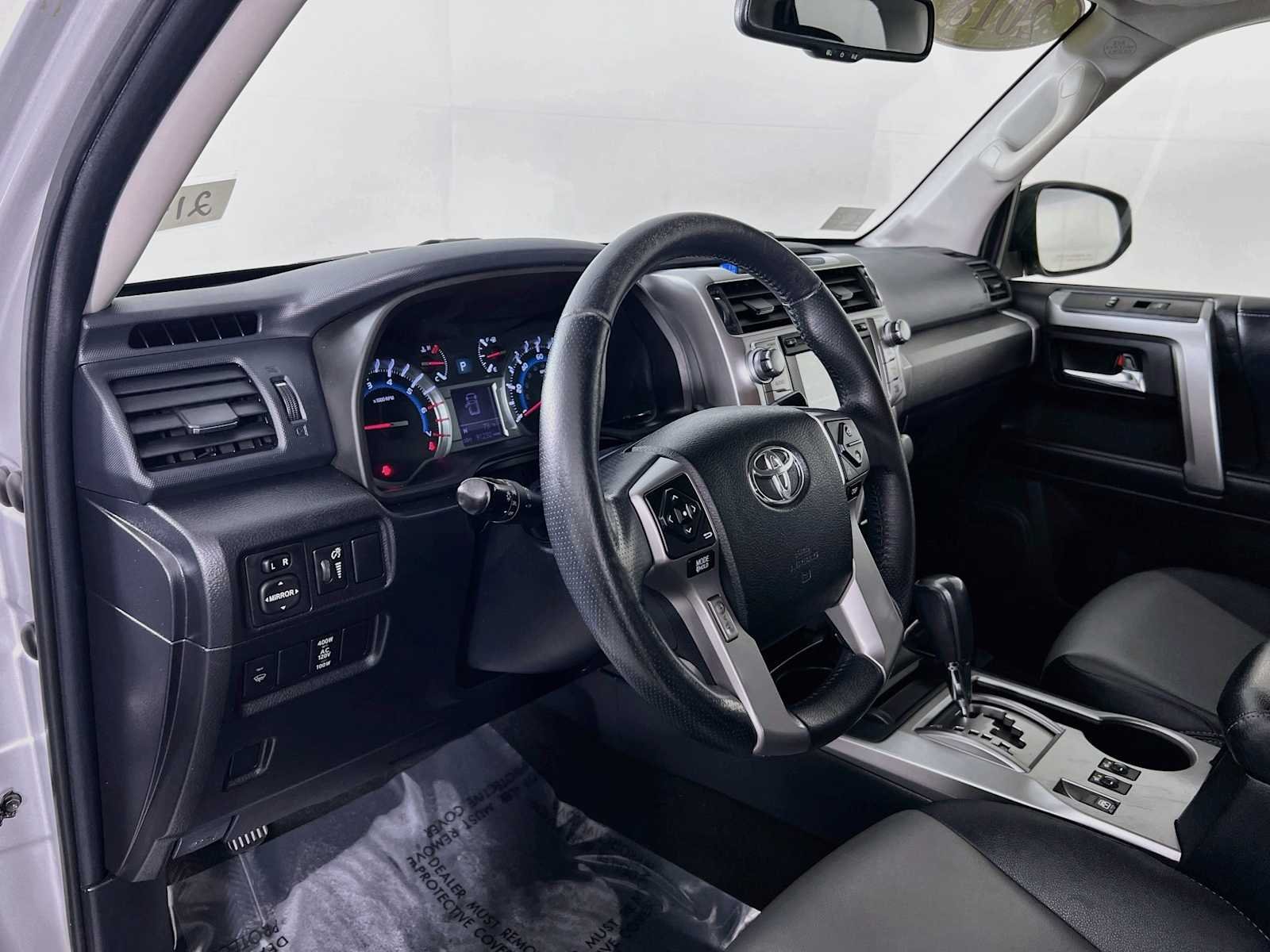 Used 2018 Classic Silver Metallic Toyota SR5 Premium image 9
