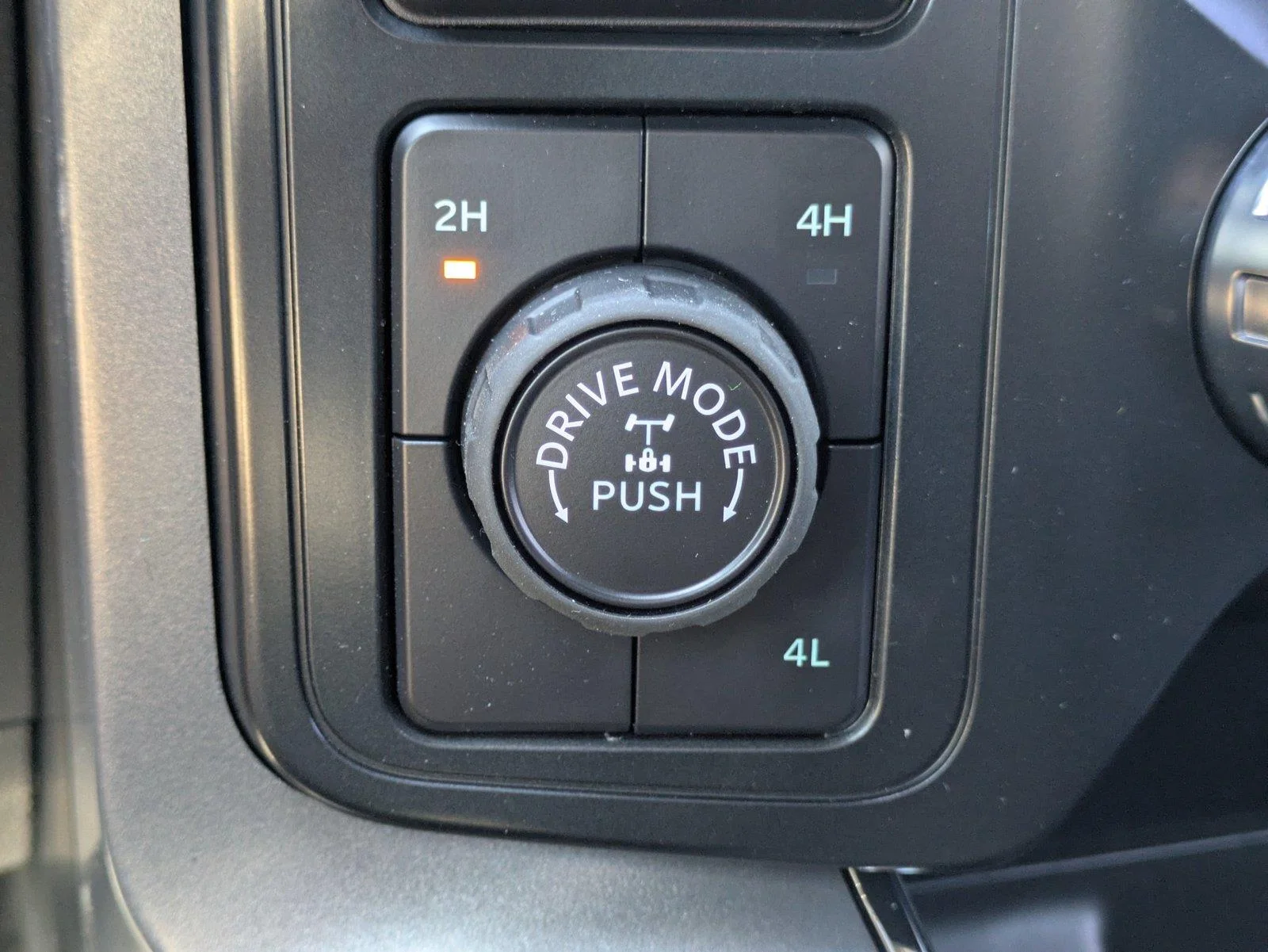 New 2026 Oxford White Ford XLT image 25