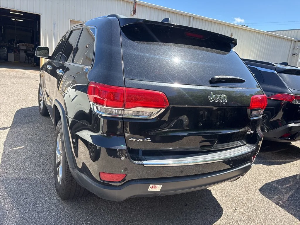 Used 2015 Black Jeep Limited image 13