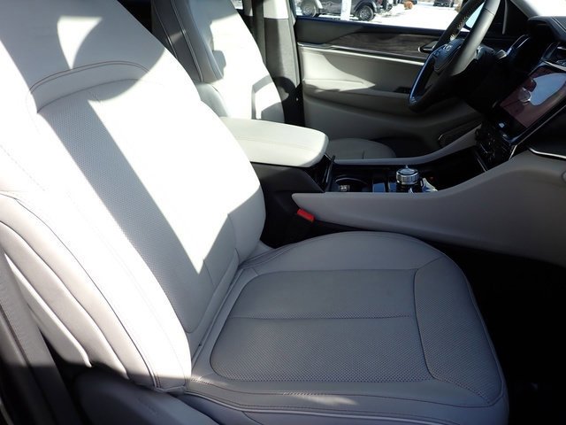 Used 2023 Gray Jeep Overland image 12