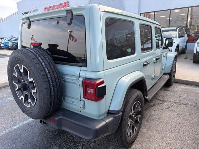 Used 2024 Green Jeep Sahara image 7
