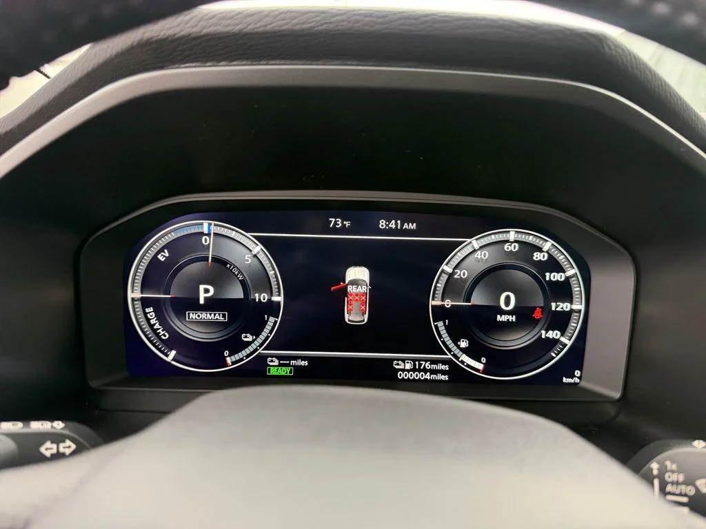 New 2026 White Nissan SL image 14