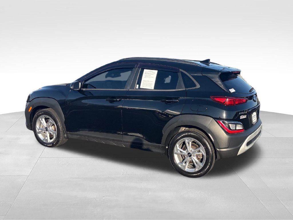 Used 2023 Black Hyundai SEL image 3