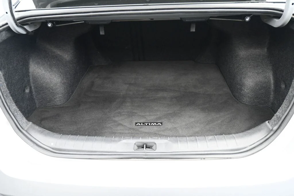 Used 2024 Silver Nissan 2.5 SV image 14