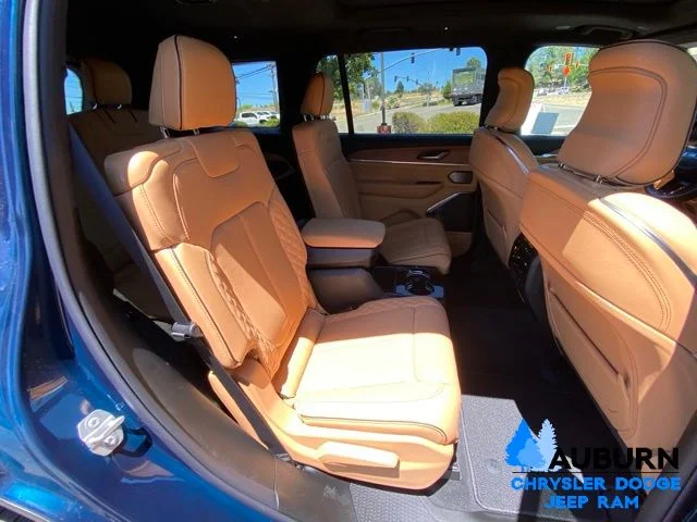 New 2026 Fathom Blue Pearl-Coat Exterior Paint Jeep Summit image 13
