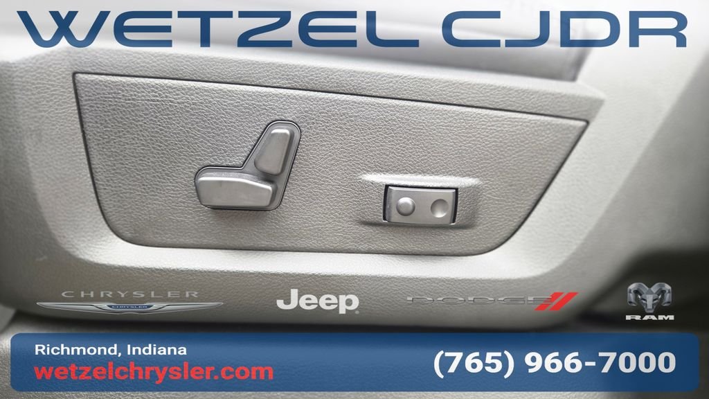 New 2026 Granite Crystal Metallic Clear-Coat Exterior Paint RAM Laramie image 16