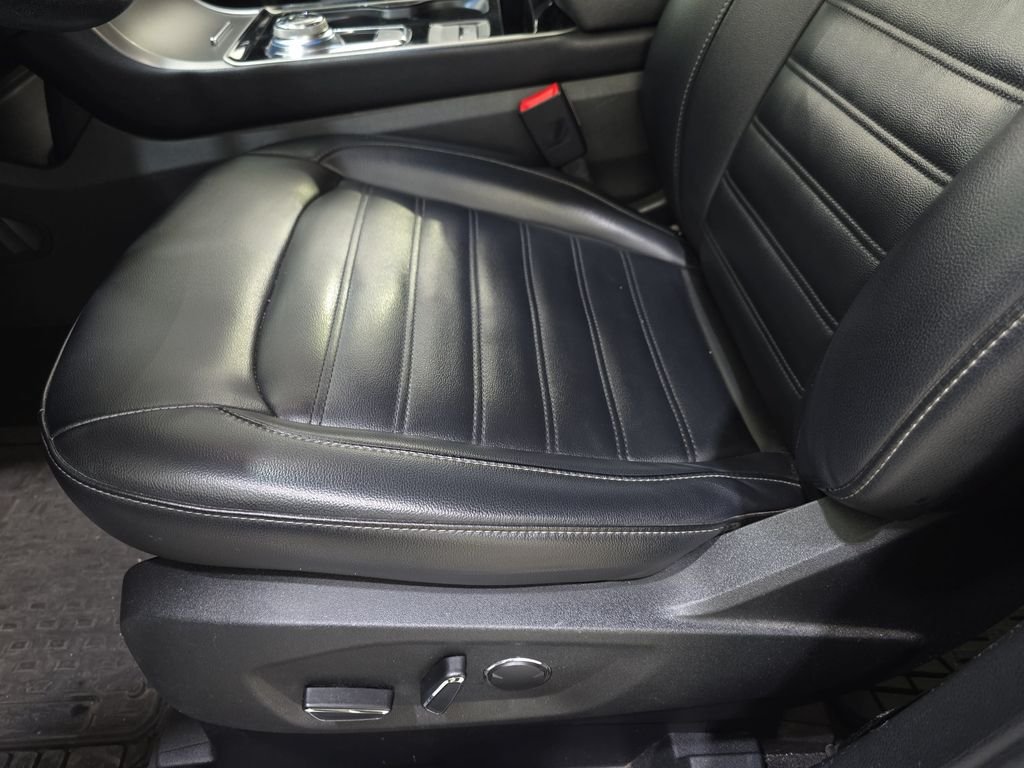 Used 2019 Silver Ford SEL image 29