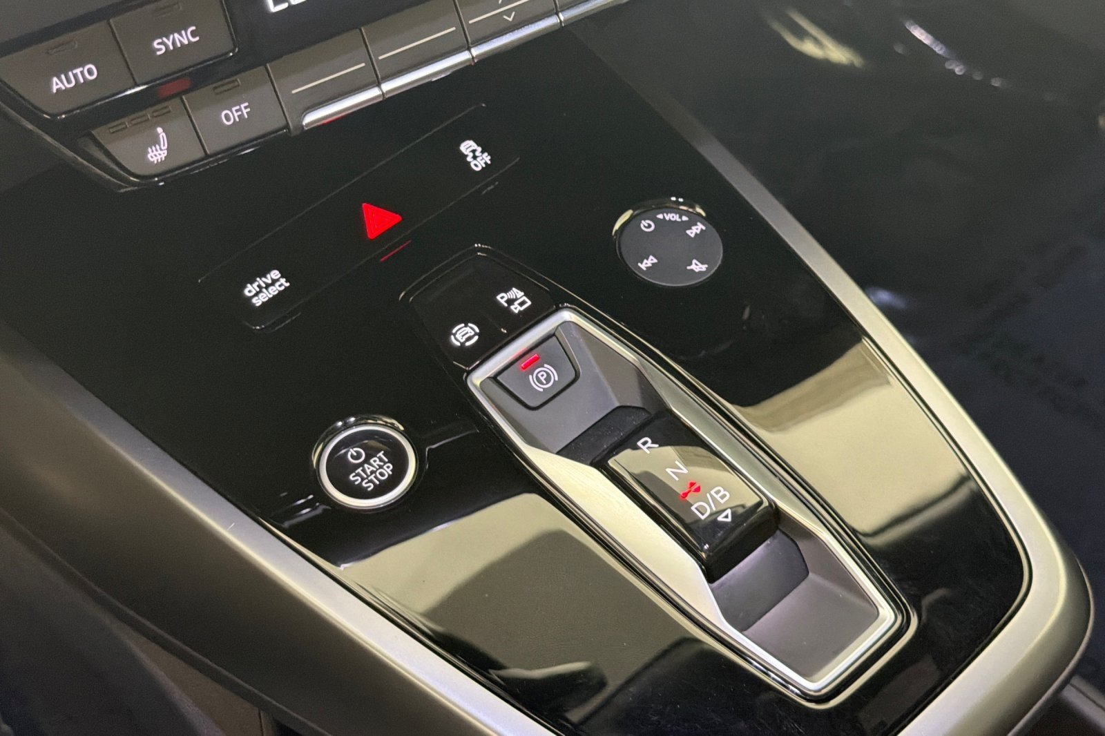 Used 2023 Pebble Gray Audi Premium Plus 50 quattro image 21