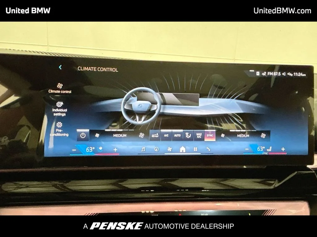 2026 BMW 5 Series 550e - Photo 19