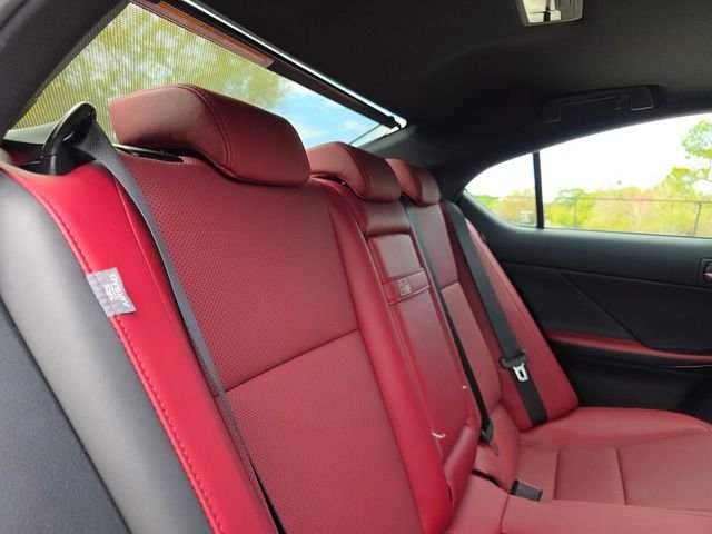 2025 Lexus IS 300 - Photo 14