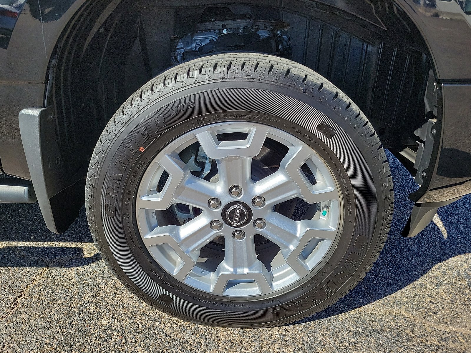 2024 Nissan Titan XD SV - Photo 14