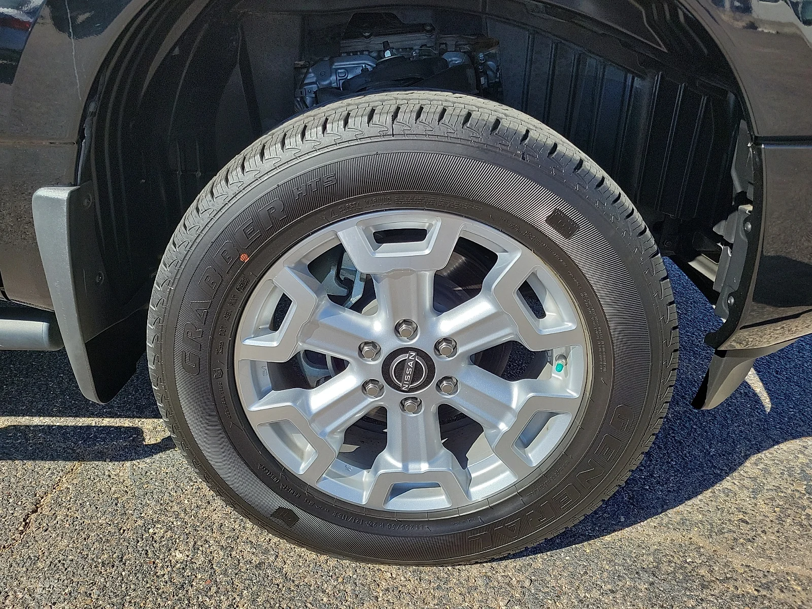 2024 Nissan Titan XD SV - Photo 14