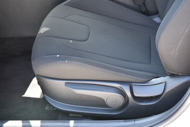 2025 Hyundai Elantra Blue - Photo 26