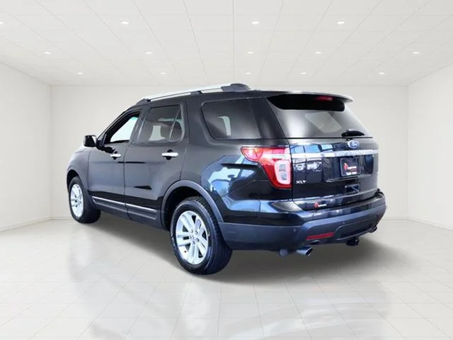 Used 2012 Black Ford XLT image 4