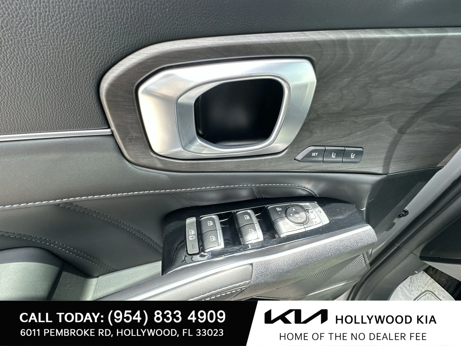 New 2025 Wolf Gray Kia  image 18