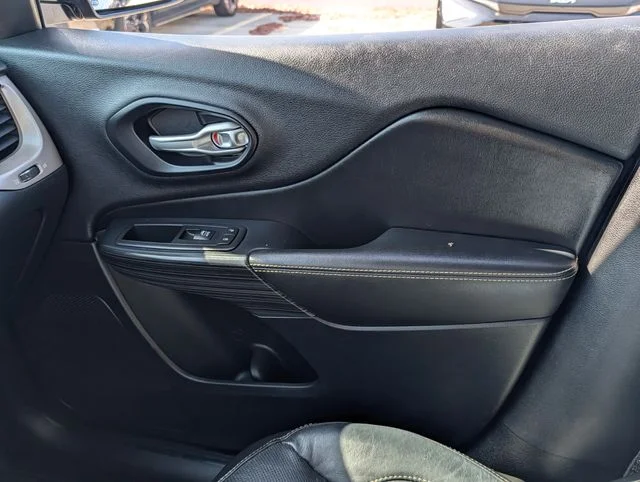 Used 2016 Gray Jeep Limited image 24