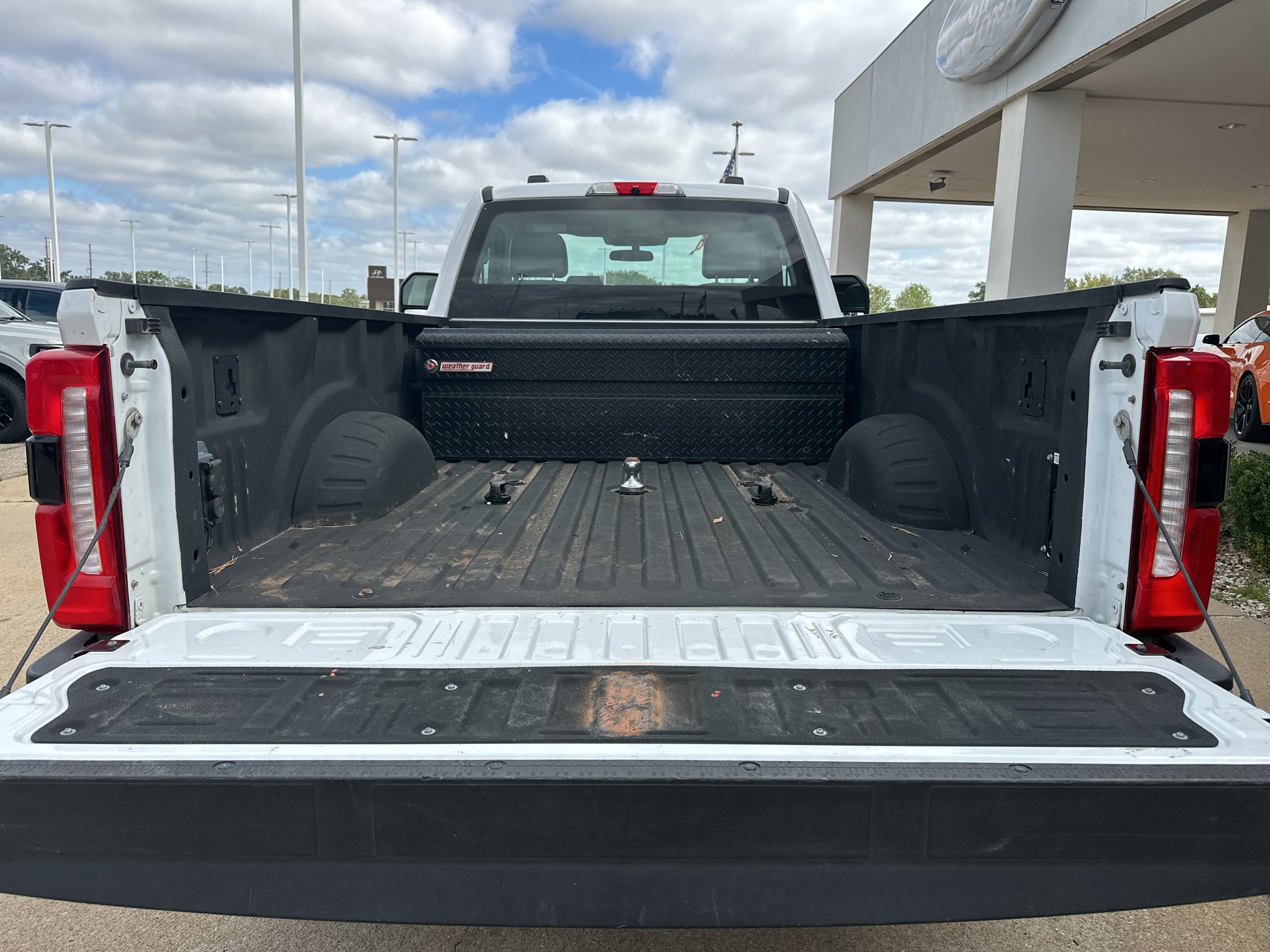 Used 2023 Oxford White Ford XL image 6