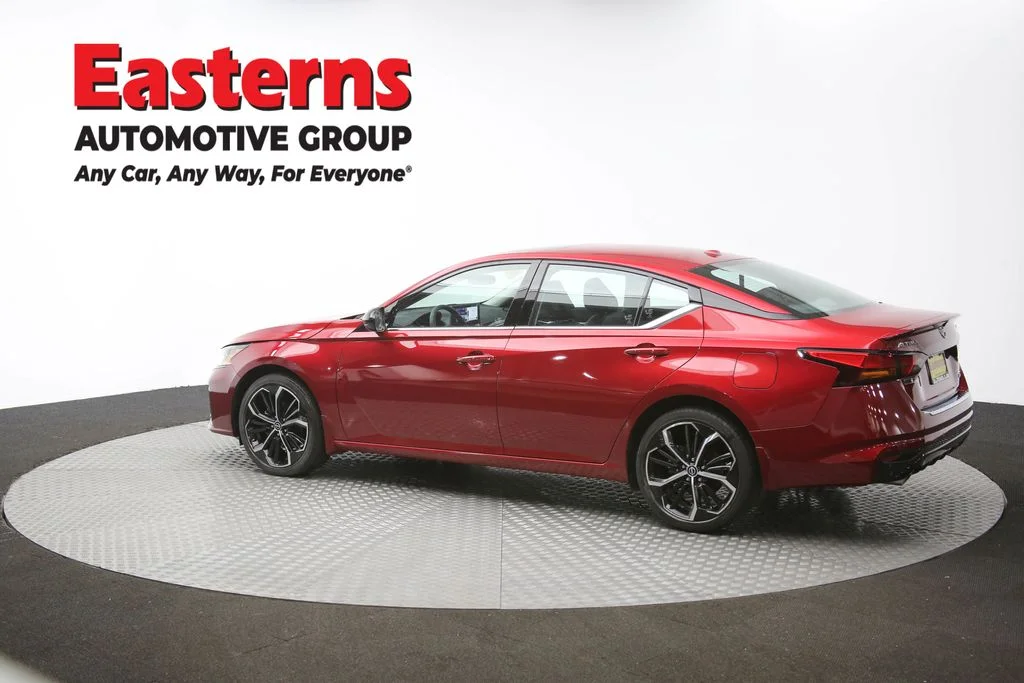 Used 2023 Red Nissan 2.5 SR image 61