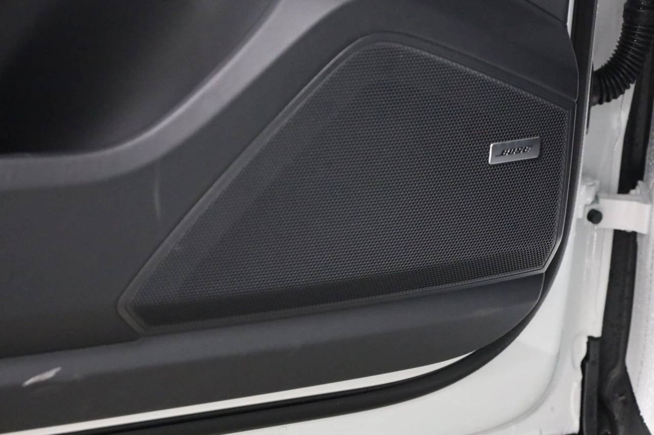 Used 2026 White Porsche Coupe image 17