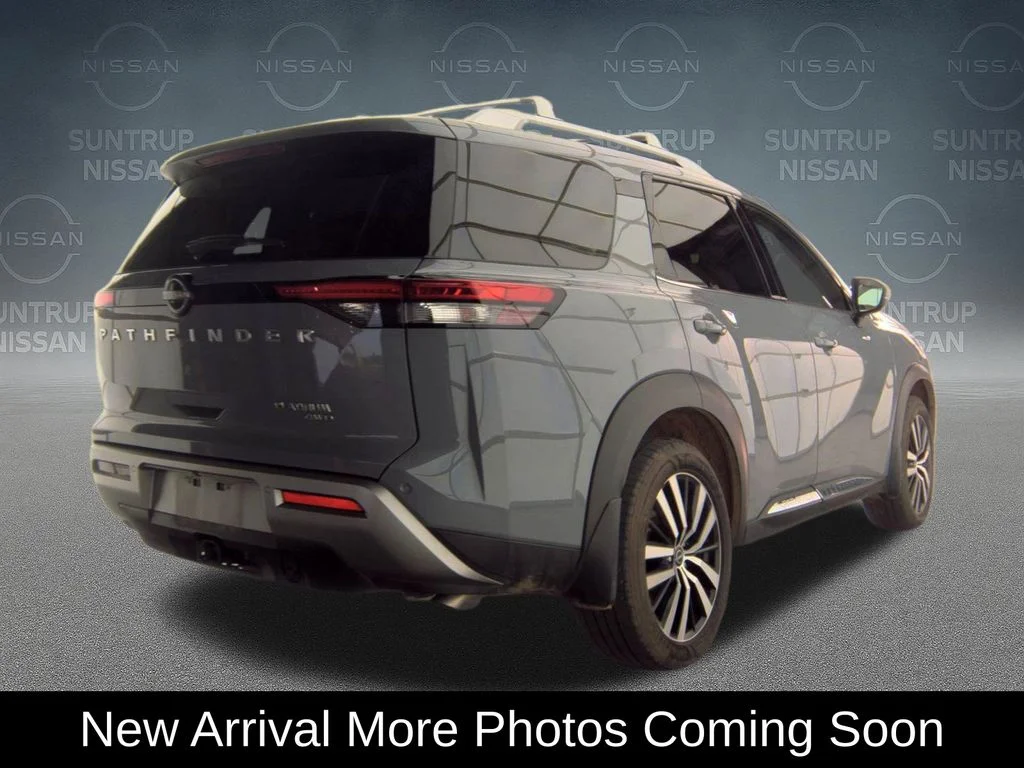 Used 2025 Gray Nissan Platinum image 3