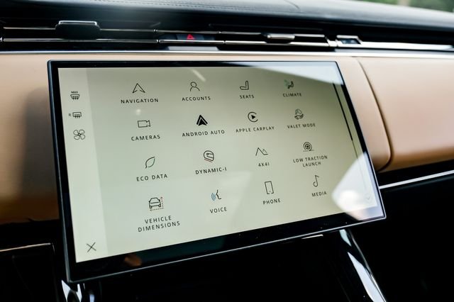 New 2026  Land Rover Dynamic SE image 36