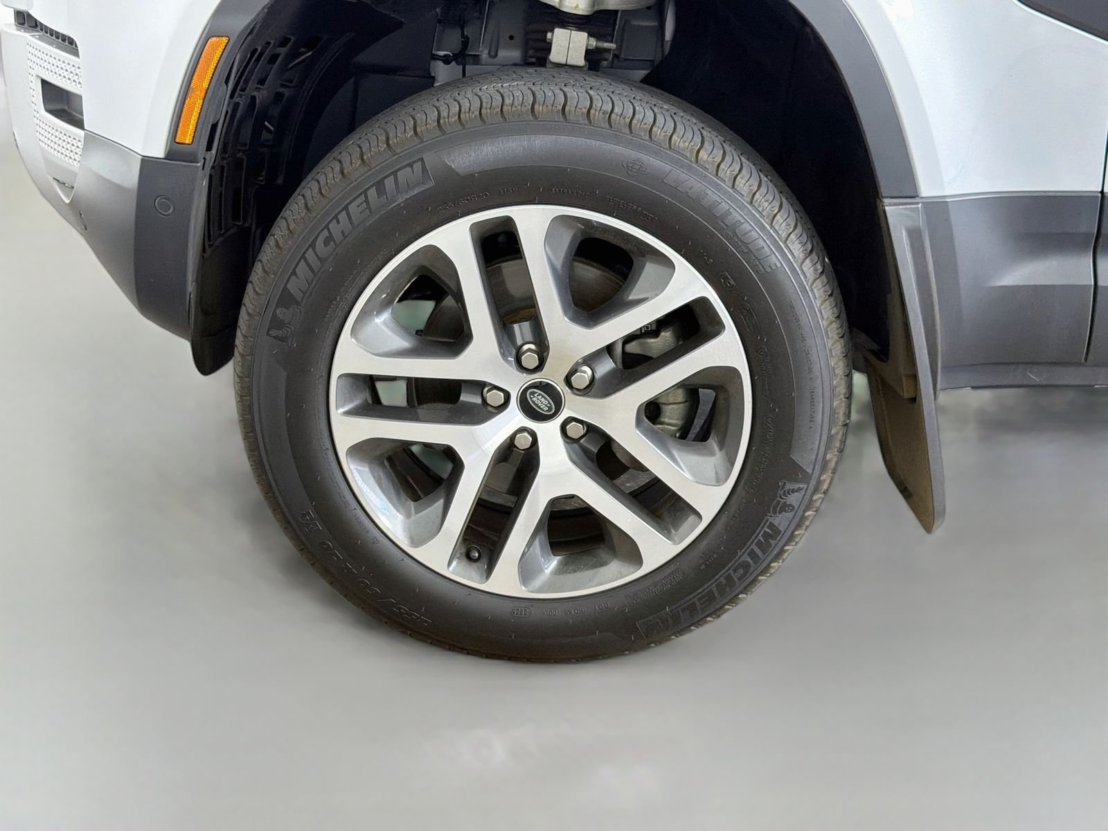 Used 2024 Hakuba Silver Metallic Land Rover S image 37