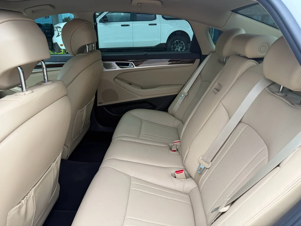 Used 2020 Uyuni White Genesis 3.8L image 7
