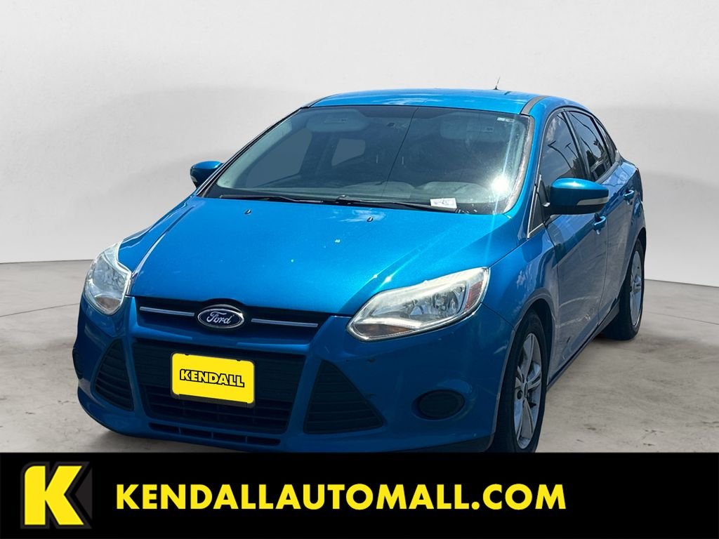 Used 2014 Blue Ford SE image 1