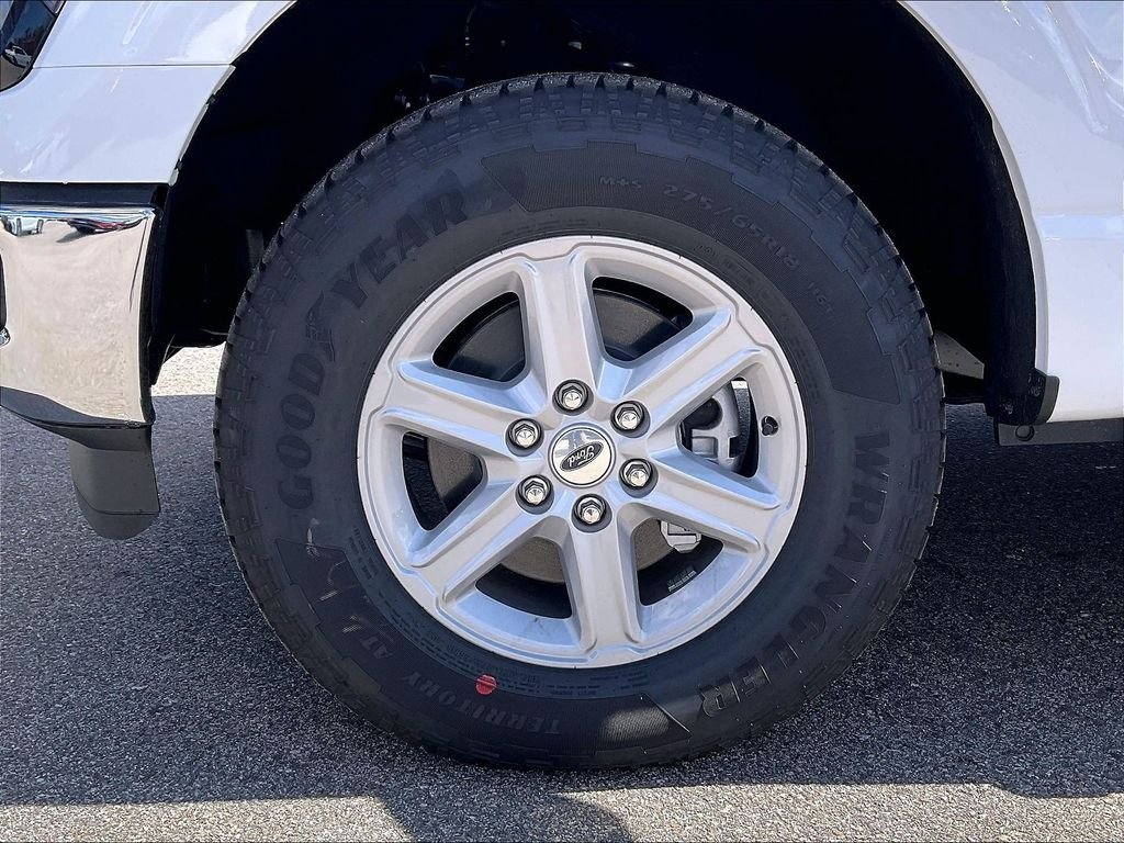 New 2026 Oxford White Ford XLT image 8