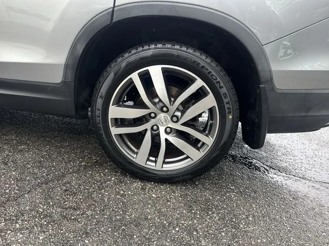 Used 2016  Honda Touring image 33