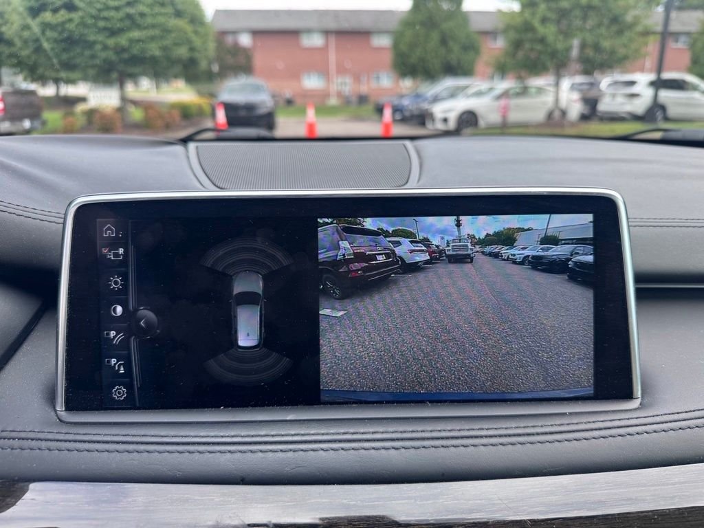 Used 2017 Blue BMW xDrive50i image 9
