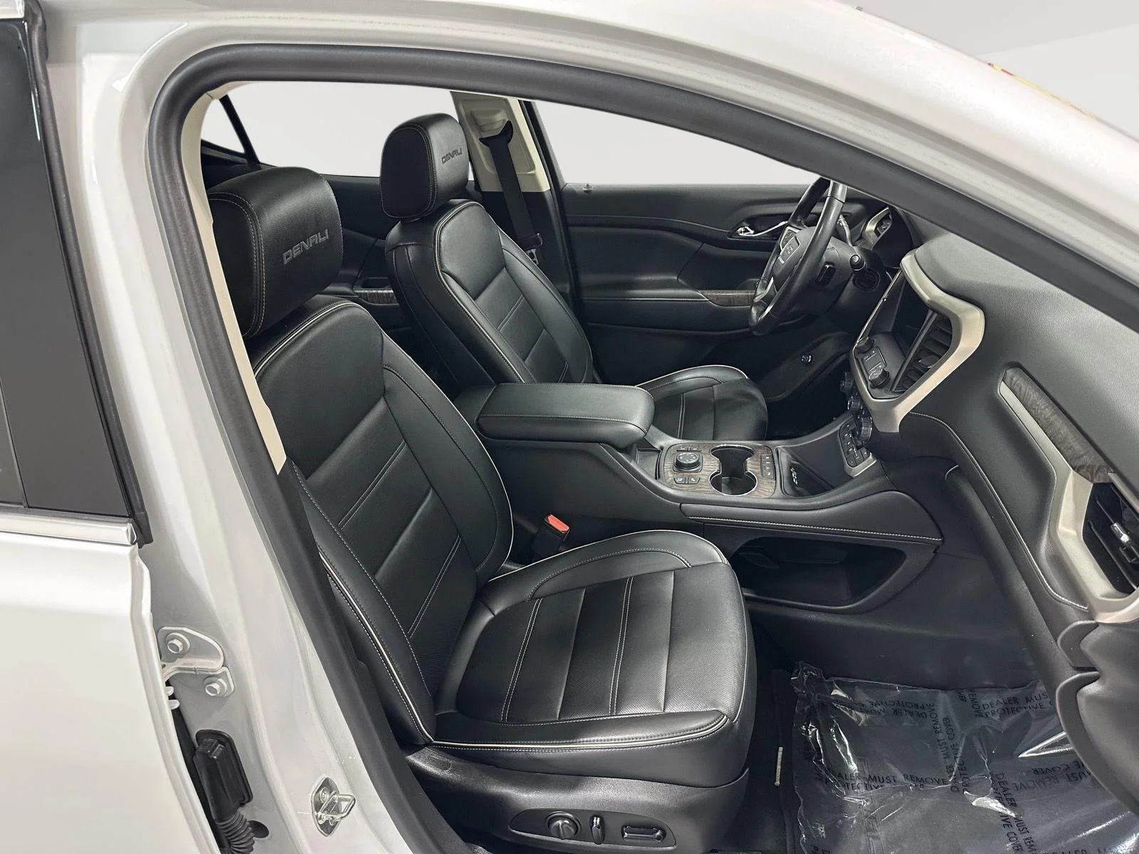 Used 2021 WHITE FROST TRICOAT GMC Denali image 28