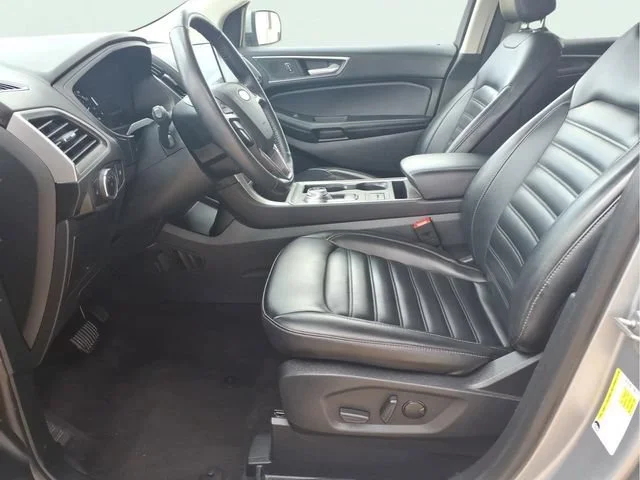 Used 2024  Ford SEL image 15